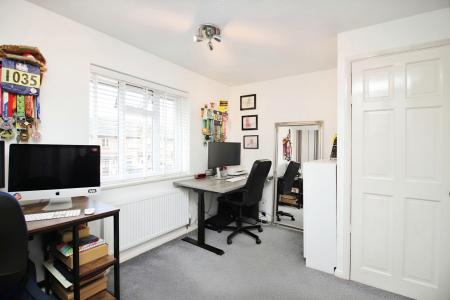 2 bedroom Terraced House for sale in Cottage Farm Close, Braunstone Town, LE3