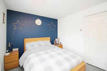 2 bedroom Terraced House for sale in Cottage Farm Close, Braunstone Town, LE3