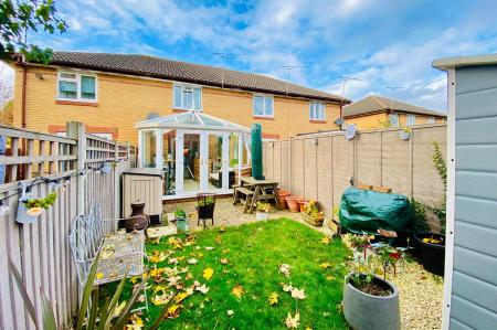 2 bedroom Terraced House for sale in Cottage Farm Close, Braunstone Town, LE3