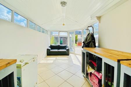 3 bedroom Semi-detached house for sale in Coventry Road, Hinckley, LE10