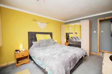 2 bedroom Terraced House for sale in Cuffling Drive, Leicester, LE3