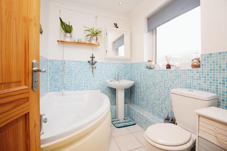2 bedroom Terraced House for sale in Cuffling Drive, Leicester, LE3