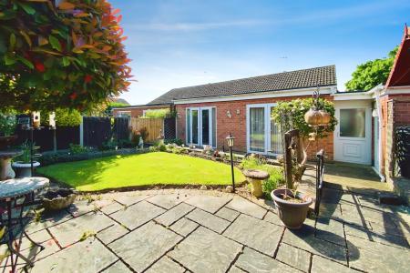 2 bedroom Semi-detached bungalow for sale in Danehill, Ratby, LE6