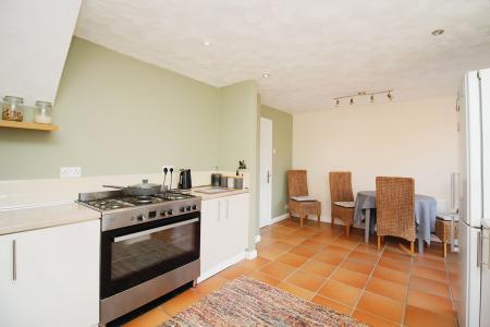 4 bedroom Semi-detached house for sale in Derwent Close, Earl Shilton, LE9