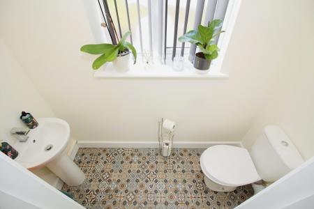 4 bedroom Semi-detached house for sale in Derwent Close, Earl Shilton, LE9