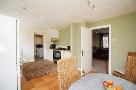 4 bedroom Semi-detached house for sale in Derwent Close, Earl Shilton, LE9