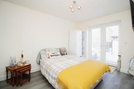 4 bedroom Semi-detached house for sale in Derwent Close, Earl Shilton, LE9