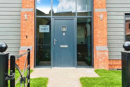 4 bedroom Detached house for sale in Highfields, Desford Road, Kirby Muxloe, LE9