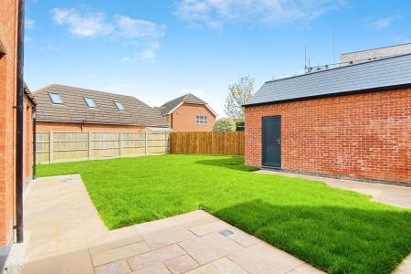 4 bedroom Detached house for sale in Highfields, Desford Road, Kirby Muxloe, LE9