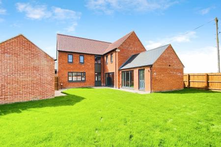 4 bedroom Detached house for sale in Highfields, Desford Road, Kirby Muxloe, LE9