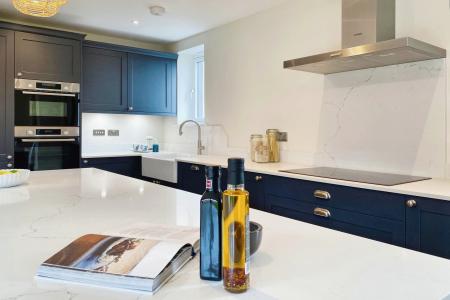 4 bedroom Detached house for sale in Oaklands, Desford Road, Kirby Muxloe, LE9