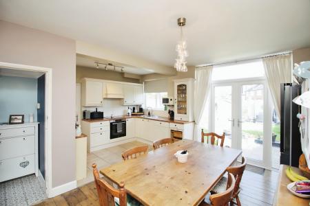 3 bedroom Semi-detached house for sale in Dorchester Road, Western Park, Leicester, LE3
