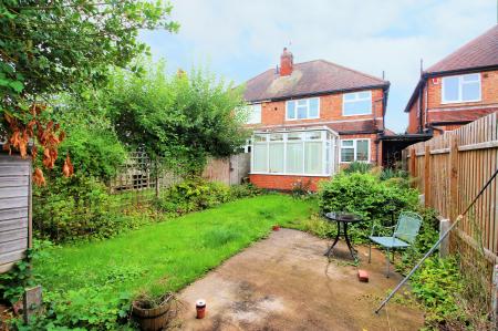 3 bedroom Semi-detached house for sale in Dorchester Road, Leicester, LE3