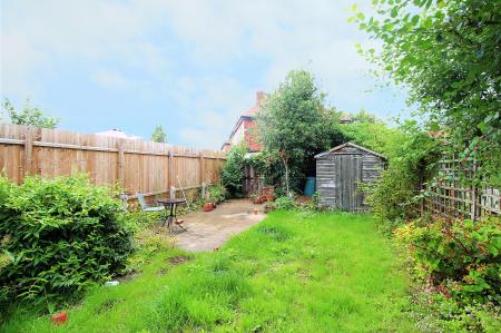 3 bedroom Semi-detached house for sale in Dorchester Road, Leicester, LE3