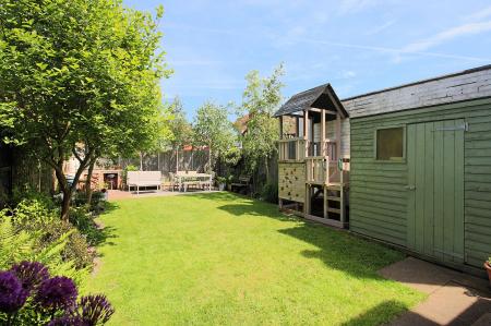 3 bedroom Semi-detached house for sale in Dorchester Road, Leicester, LE3