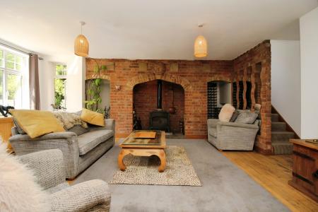 3 bedroom Detached house for sale in Dunstall Avenue, Leicester, LE3