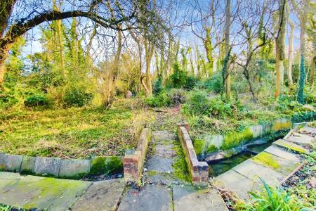 3 bedroom Detached house for sale in Dunstall Avenue, Leicester, LE3