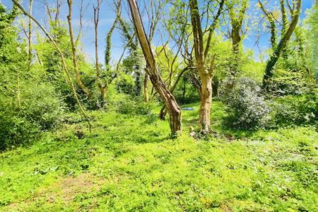 3 bedroom Detached house for sale in Dunstall Avenue, Leicester, LE3