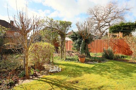 3 bedroom Semi-detached house for sale in Edward Avenue, Braunstone Town, LE3