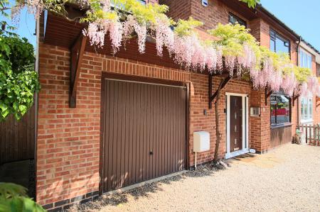 4 bedroom Semi-detached house for sale in Elmdale Road, Earl Shilton, LE9