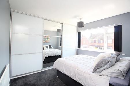 4 bedroom Semi-detached house for sale in Elmdale Road, Earl Shilton, LE9