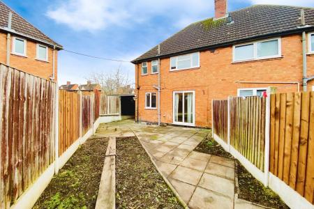 3 bedroom Semi-detached house for sale in Elmsthorpe Rise, Braunstone, LE3