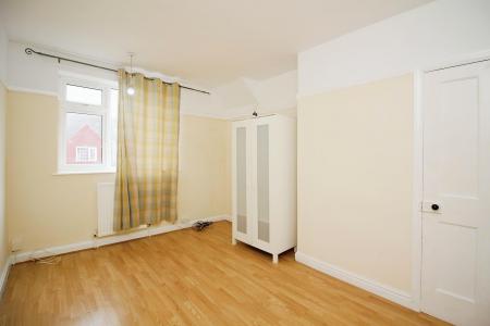 3 bedroom Semi-detached house for sale in Elmsthorpe Rise, Braunstone, LE3