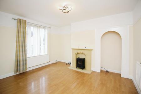 3 bedroom Semi-detached house for sale in Elmsthorpe Rise, Braunstone, LE3