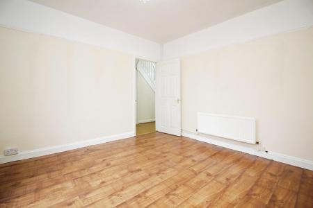 3 bedroom Semi-detached house for sale in Elmsthorpe Rise, Braunstone, LE3