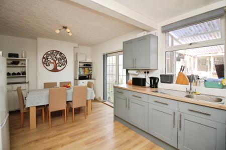 3 bedroom Terraced House for sale in Erdyngton Road, Braunstone, LE3