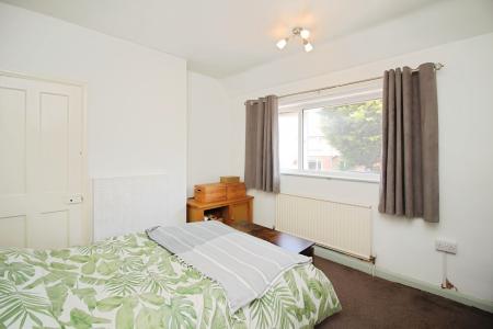 3 bedroom Terraced House for sale in Erdyngton Road, Braunstone, LE3