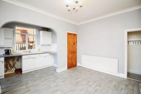 3 bedroom Semi-detached house for sale in Evelyn Drive, Leicester, LE3