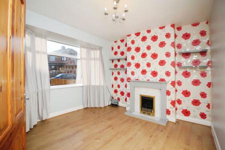 3 bedroom Semi-detached house for sale in Evelyn Drive, Leicester, LE3