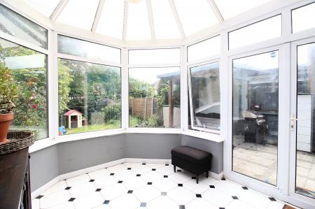 3 bedroom Semi-detached house for sale in Fairbourne Road, Braunstone Town, LE3