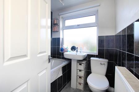 3 bedroom Semi-detached house for sale in Fairbourne Road, Braunstone Town, LE3