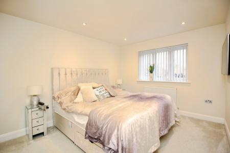 5 bedroom Detached house for sale in Fairefield Crescent, Glenfield, LE3