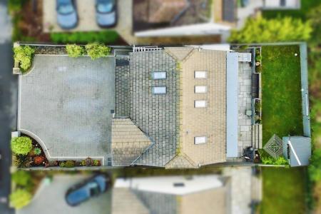 5 bedroom Detached house for sale in Fairefield Crescent, Glenfield, LE3