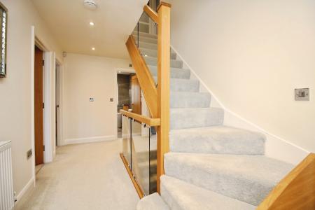 5 bedroom Detached house for sale in Fairefield Crescent, Glenfield, LE3