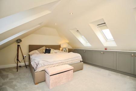 5 bedroom Detached house for sale in Fairefield Crescent, Glenfield, LE3