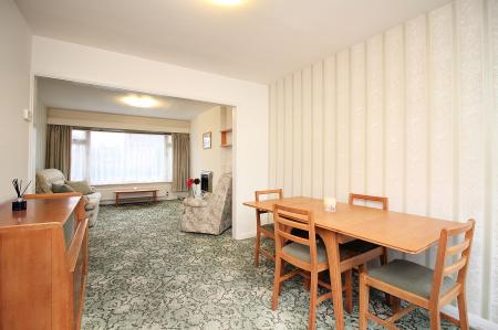 3 bedroom Detached house for sale in Farmway, Braunstone Town, LE3