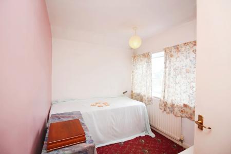 3 bedroom Semi-detached house for sale in Farmway, Braunstone Town, LE3