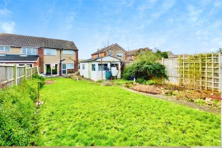 3 bedroom Semi-detached house for sale in Farmway, Braunstone Town, LE3