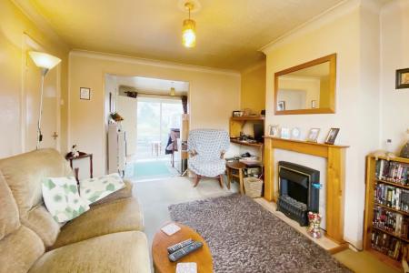 3 bedroom Semi-detached house for sale in Farmway, Braunstone Town, LE3