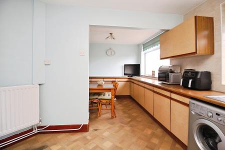 3 bedroom Semi-detached house for sale in Fieldhurst Avenue, Braunstone Town, LE3