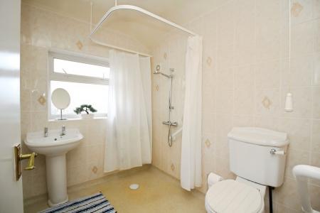 3 bedroom Semi-detached house for sale in Fieldhurst Avenue, Braunstone Town, LE3