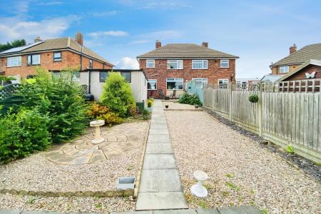 3 bedroom Semi-detached house for sale in Fieldhurst Avenue, Braunstone Town, LE3