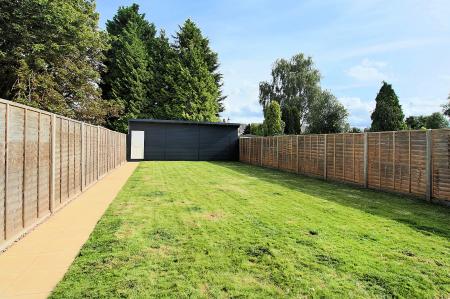 4 bedroom Detached house for sale in Fieldway, Earl Shilton, LE9