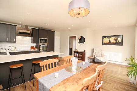 4 bedroom Detached house for sale in Fieldway, Earl Shilton, LE9