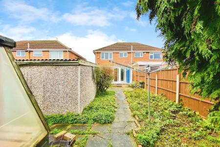 2 bedroom Semi-detached house for sale in Fishpools, Braunstone Town, LE3