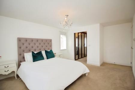 4 bedroom Detached house for sale in Forest House Lane, Leicester Forest East, LE3